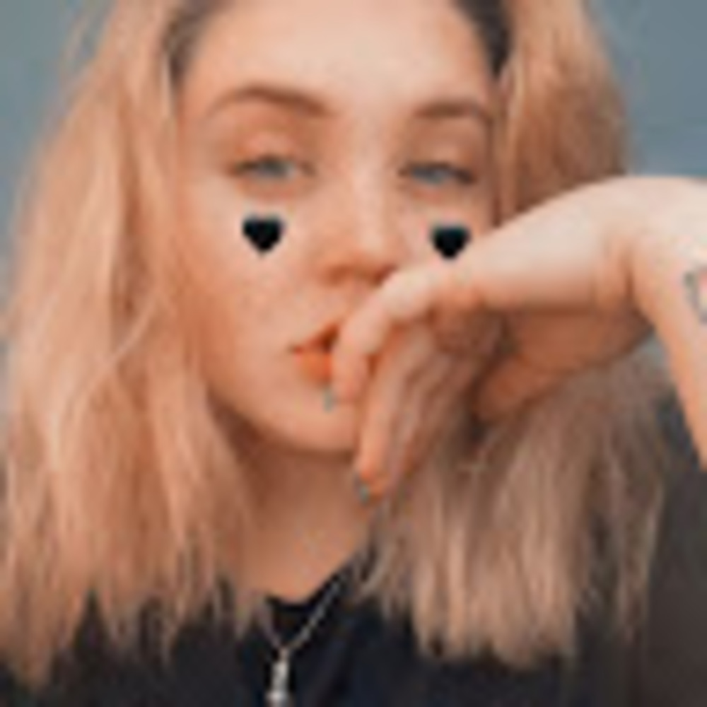 Meet your Posher, Emileigh